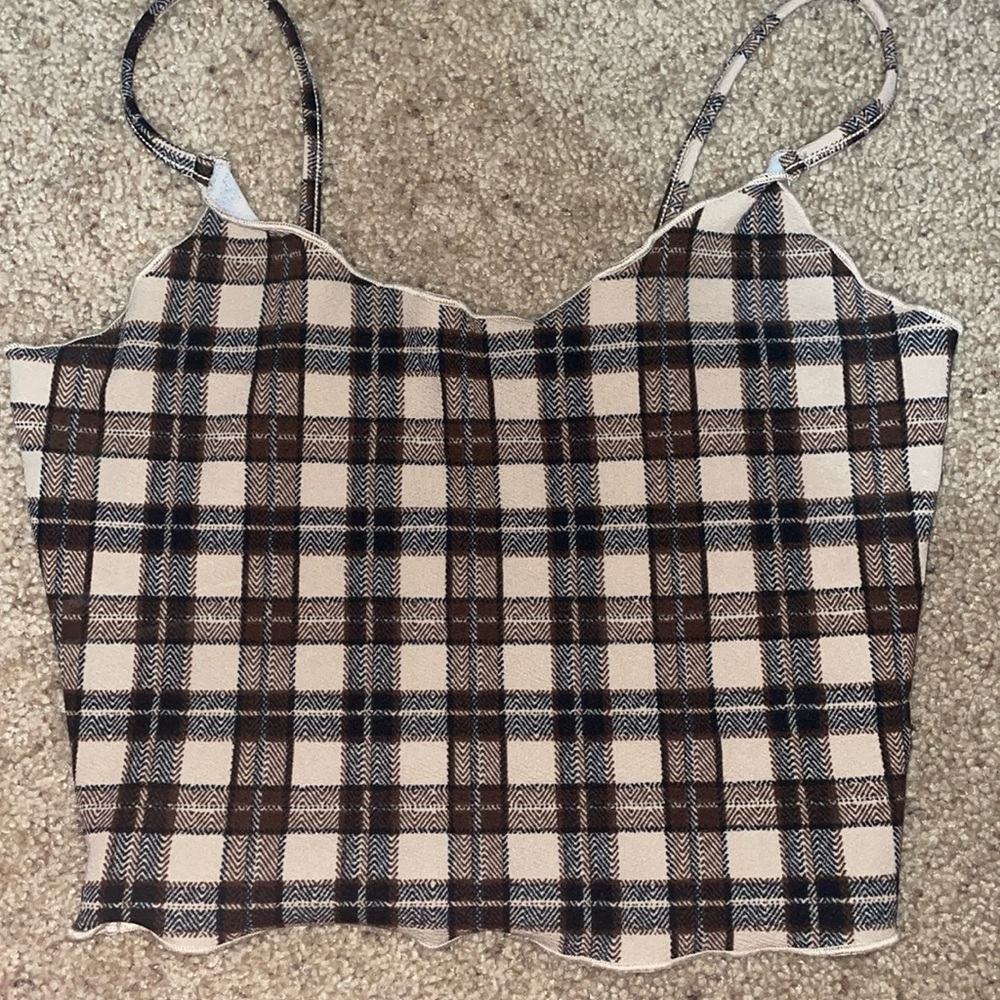 brown/tan pattered crop